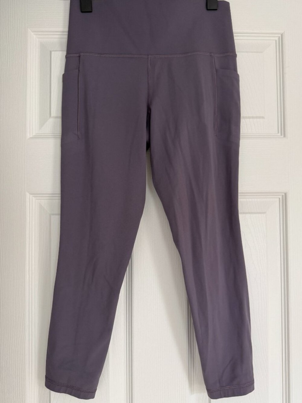Women's Athleta Salutation Stash 7/8 Leggings Dark Lavender Petite Small